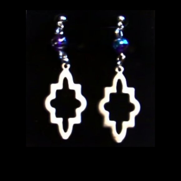 Chevron Metalwork Earrings - LTD - Picture 3 of 4